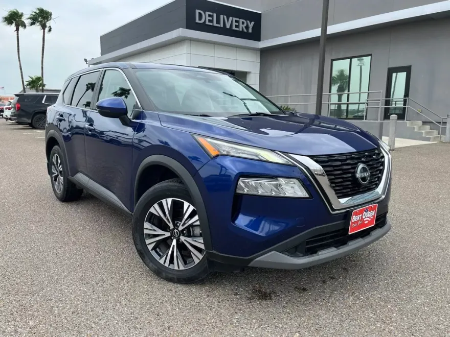 2022 Nissan Rogue SV photo 1
