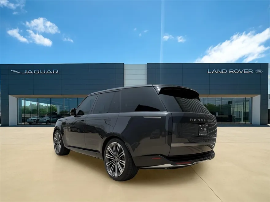 2025 Land Rover Range Rover SE photo 1