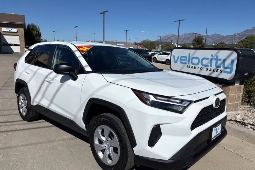 2024 Toyota RAV4 LE photo 1
