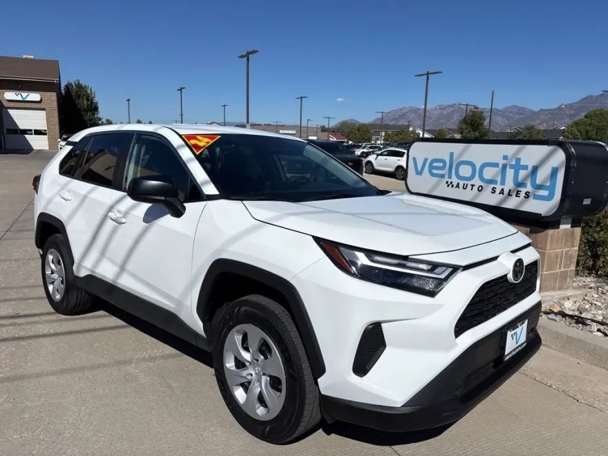 2024 Toyota RAV4 LE photo 1