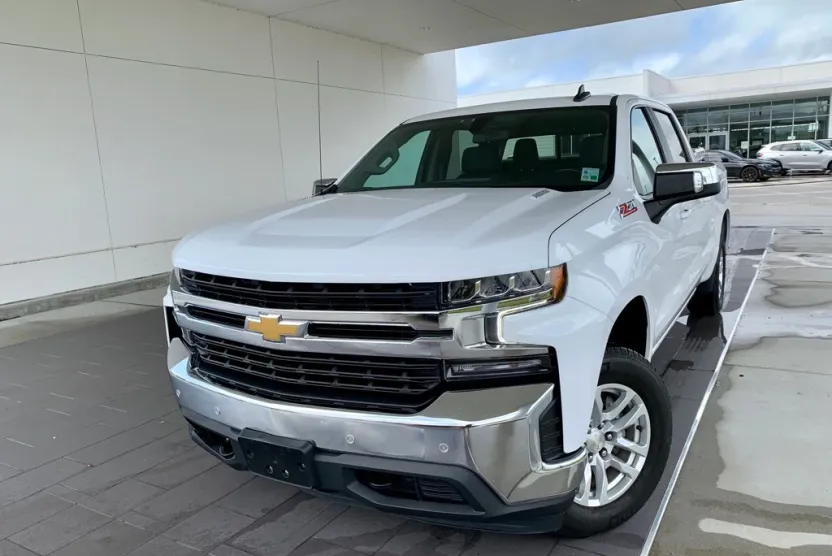 2021 Chevrolet Silverado 1500 LT photo 1