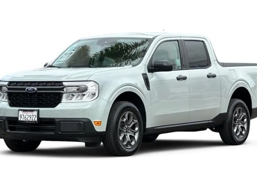 2022 Ford Maverick XLT photo 1