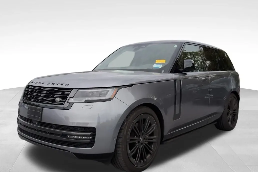 2024 Land Rover Range Rover SE photo 1