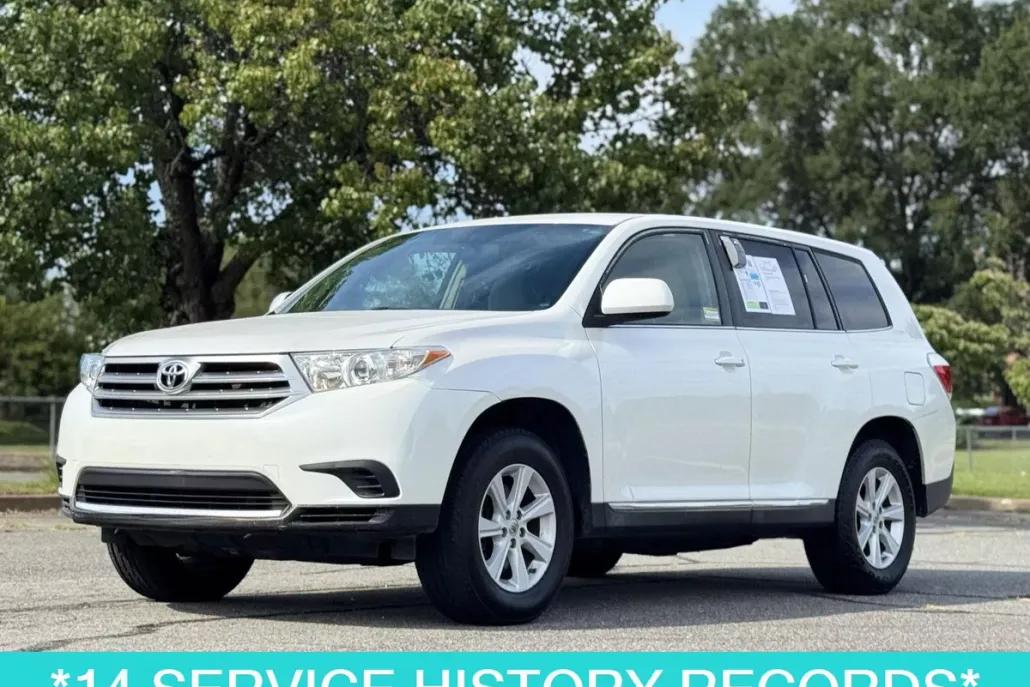 2013 Toyota Highlander Base Plus photo 1