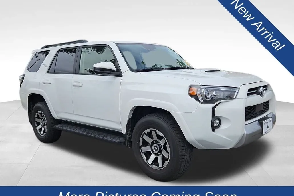 2024 Toyota 4Runner 4WD TRD Off-Road photo 1