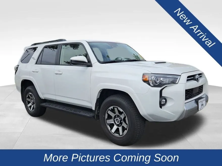 2024 Toyota 4Runner 4WD TRD Off-Road photo 1