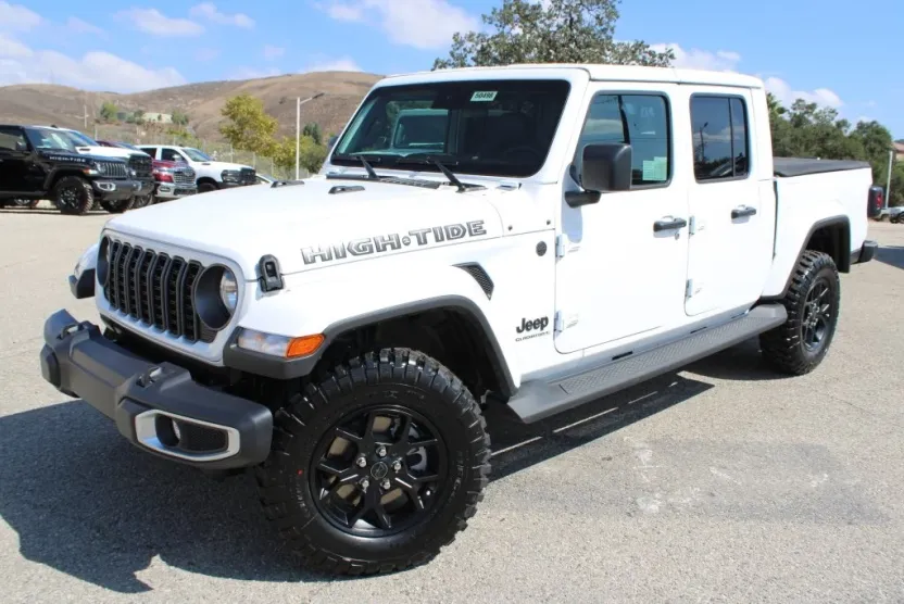 2025 Jeep Gladiator Sport photo 1