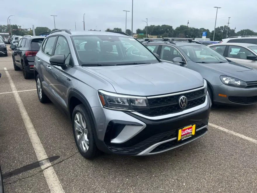 2023 Volkswagen Taos S photo 1