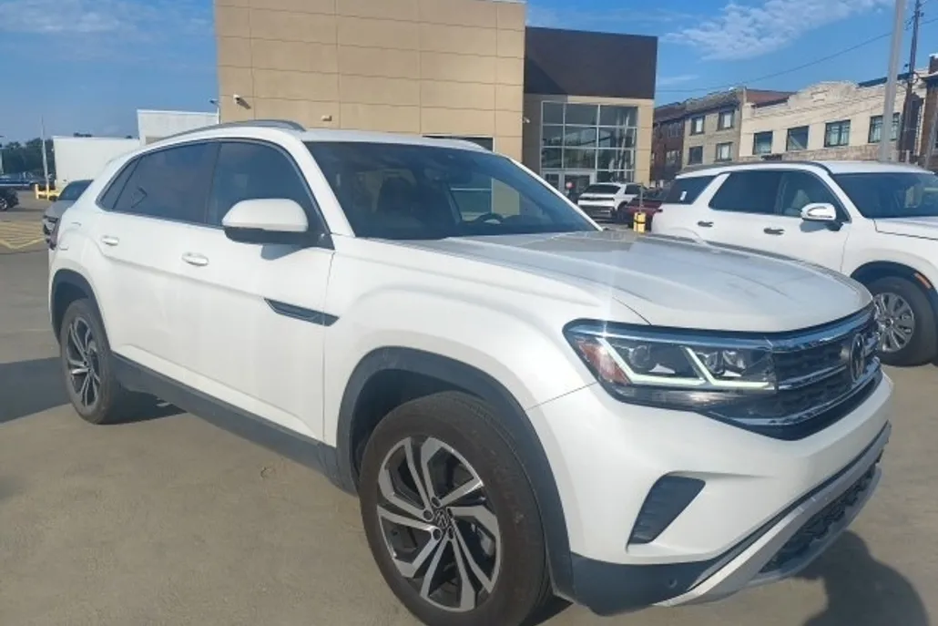 2023 Volkswagen Atlas Cross Sport SEL photo 1