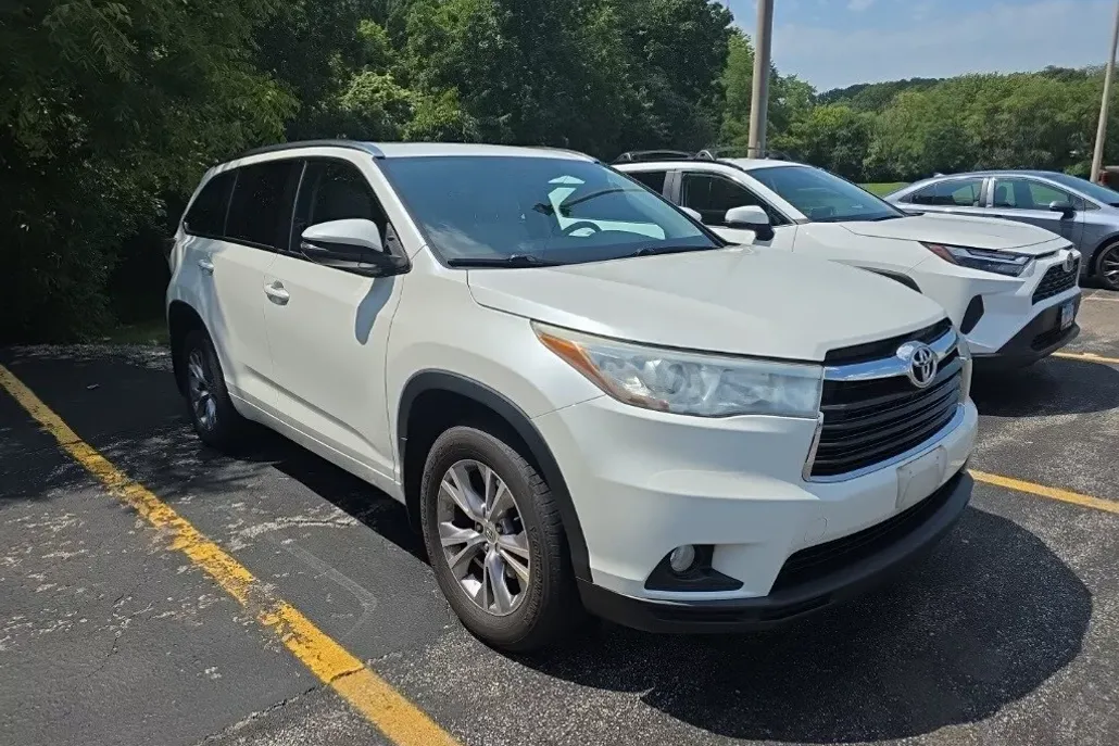 2015 Toyota Highlander XLE photo 1