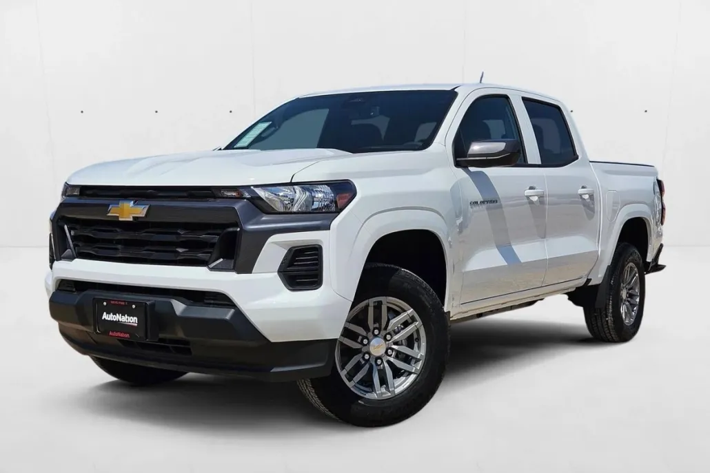 2026 Chevrolet Colorado LT photo 1