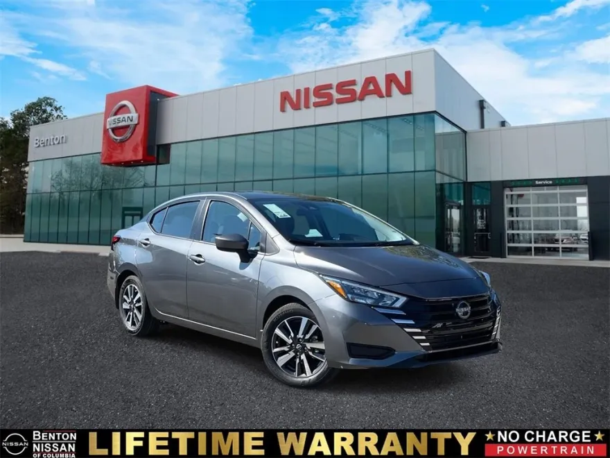 2025 Nissan Versa SV photo 1