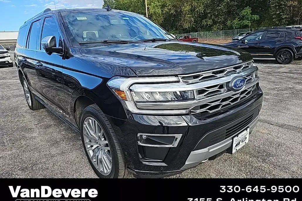 2024 Ford Expedition MAX Platinum photo 1