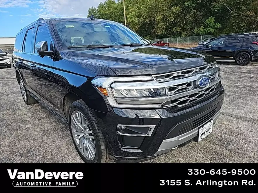 2024 Ford Expedition MAX Platinum photo 1