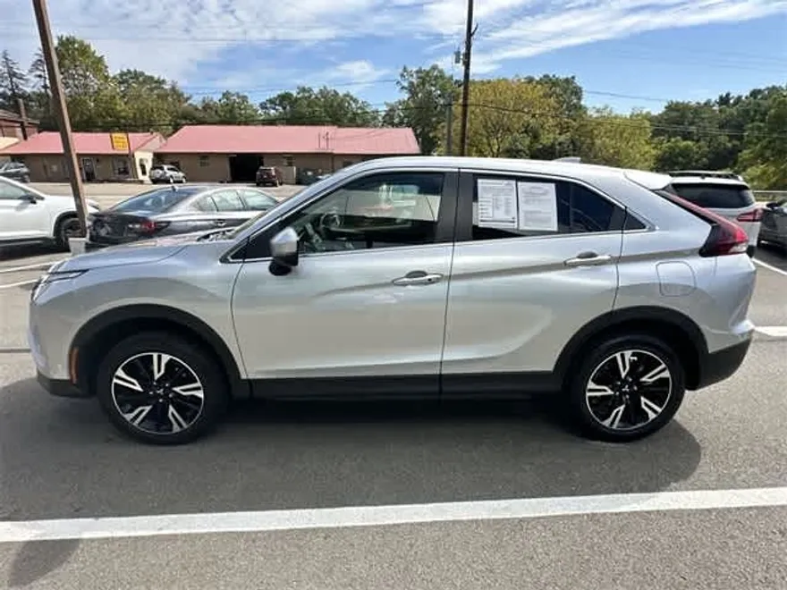 2024 Mitsubishi Eclipse Cross SE photo 1
