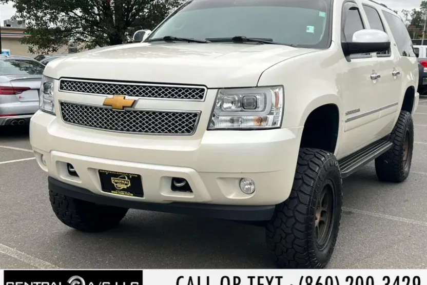 2011 Chevrolet Suburban 1500 LTZ photo 1