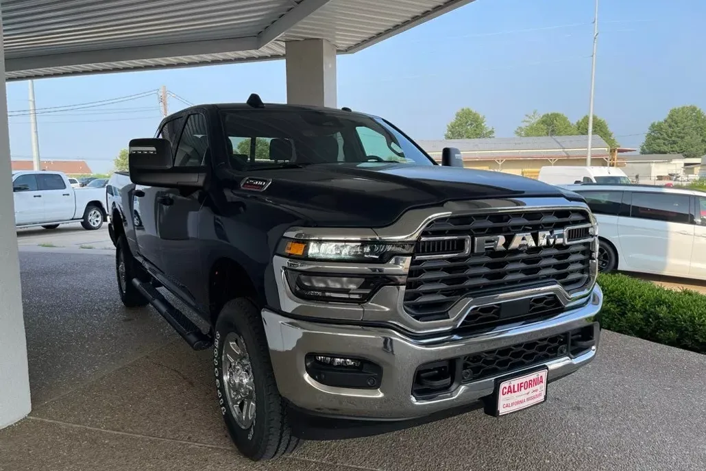 2025 Ram 2500 Tradesman photo 1