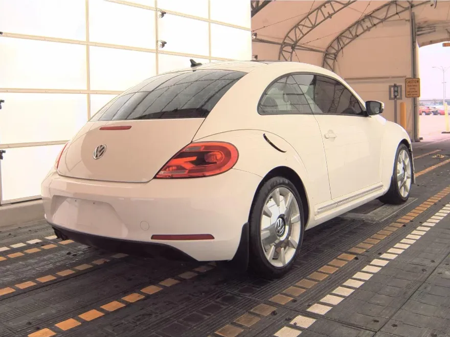 2012 Volkswagen Beetle photo 1