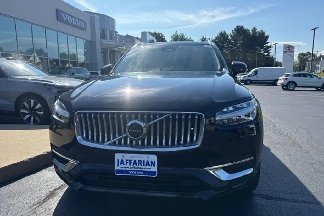 2023 Volvo XC90 Plus AWD photo 1
