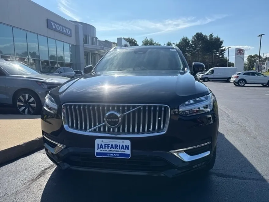 2023 Volvo XC90 Plus AWD photo 1