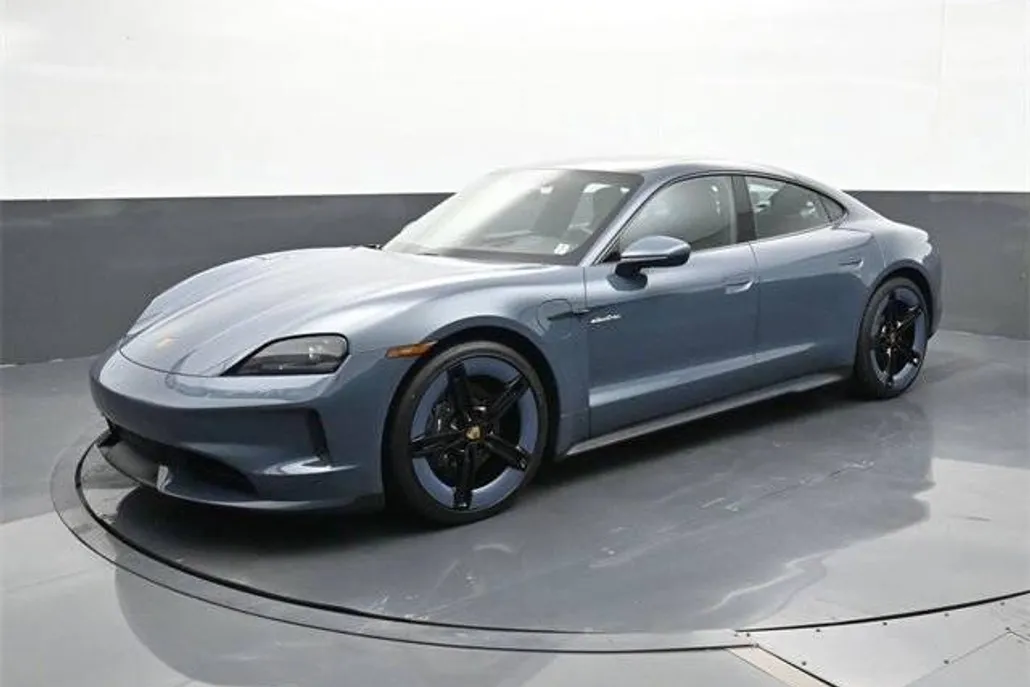 2025 Porsche Taycan 4 photo 1