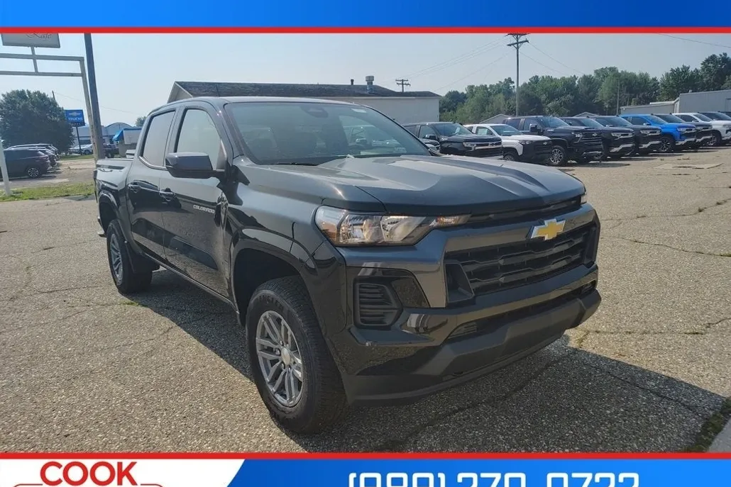 2025 Chevrolet Colorado Work Truck LT photo 1