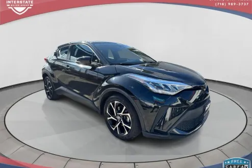 2022 Toyota C-HR XLE photo 2
