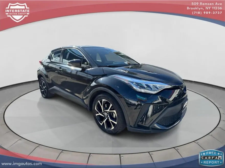 2022 Toyota C-HR XLE photo 2