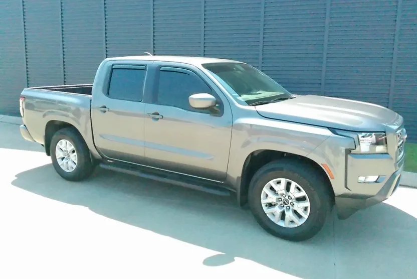 2024 Nissan Frontier SV photo 1