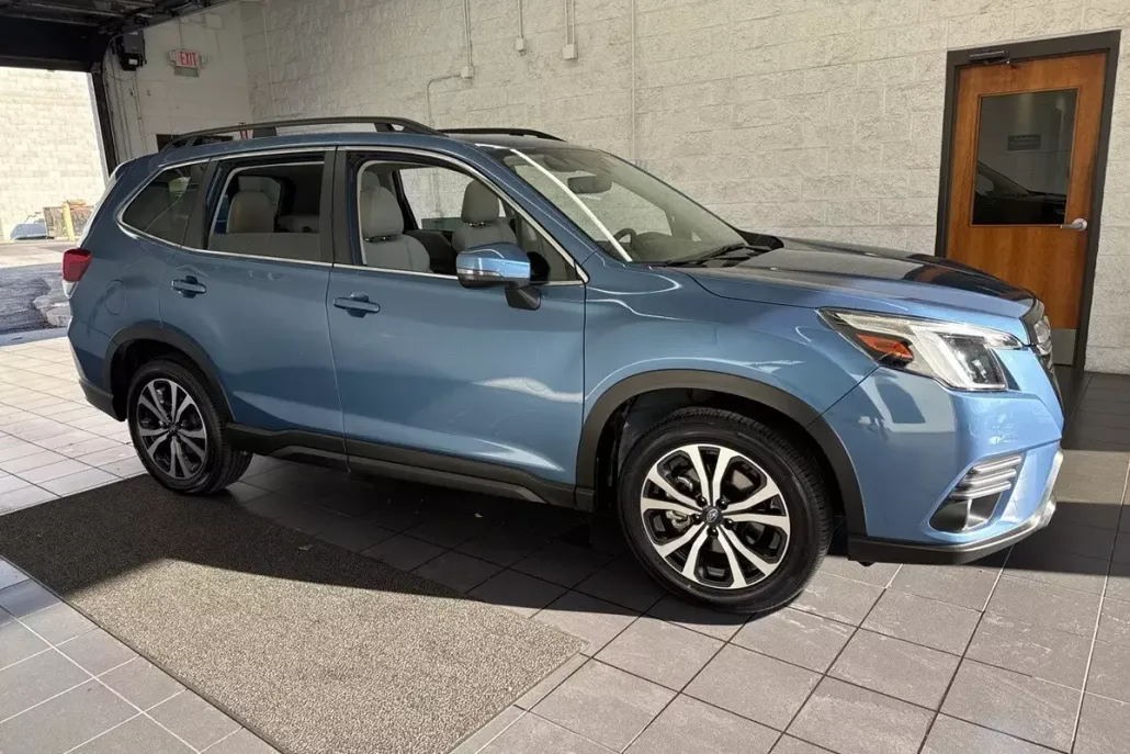 2023 Subaru Forester Limited photo 1