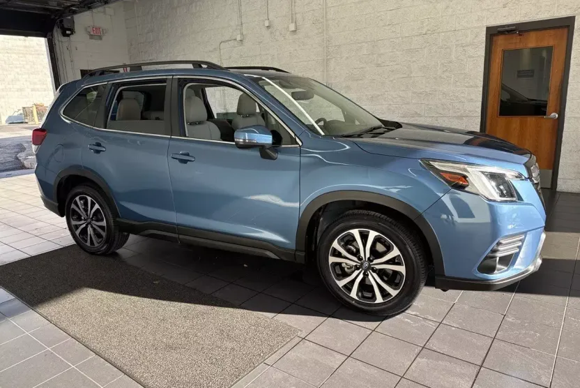 2023 Subaru Forester Limited photo 1
