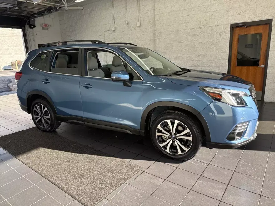 2023 Subaru Forester Limited photo 1