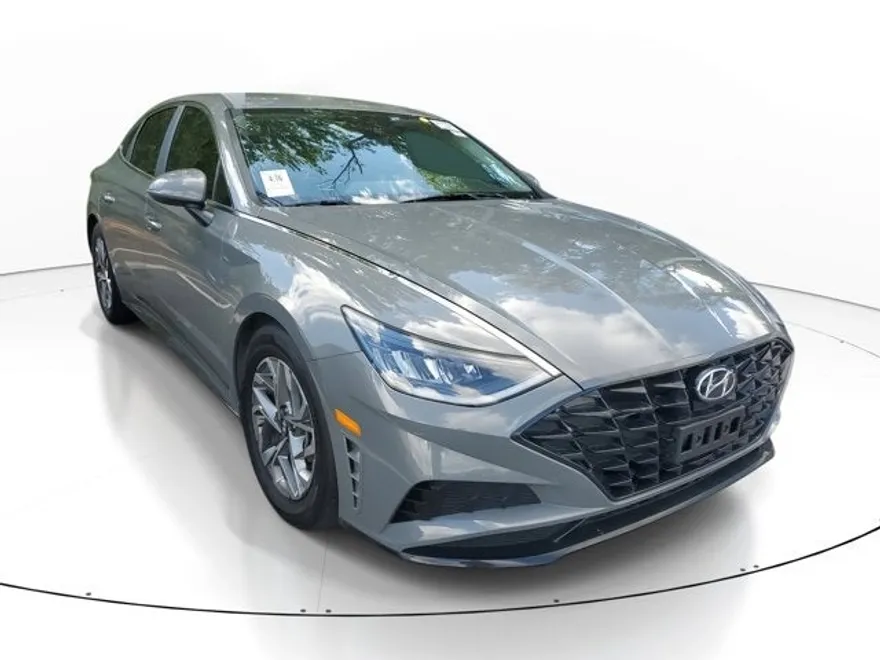 2022 Hyundai Sonata SEL photo 1