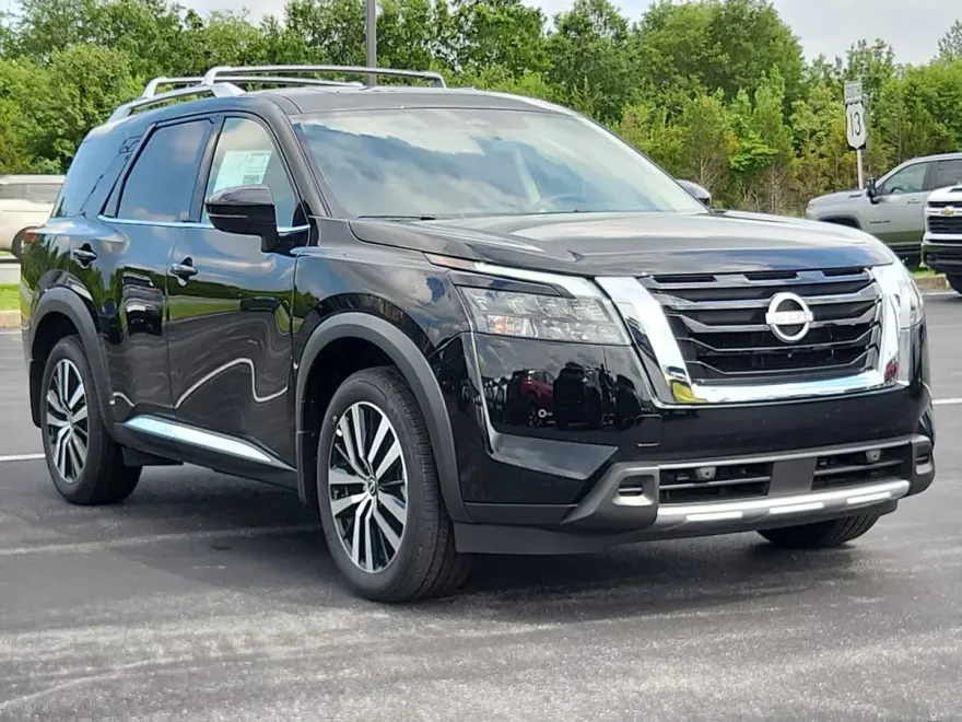 2025 Nissan Pathfinder Platinum photo 1