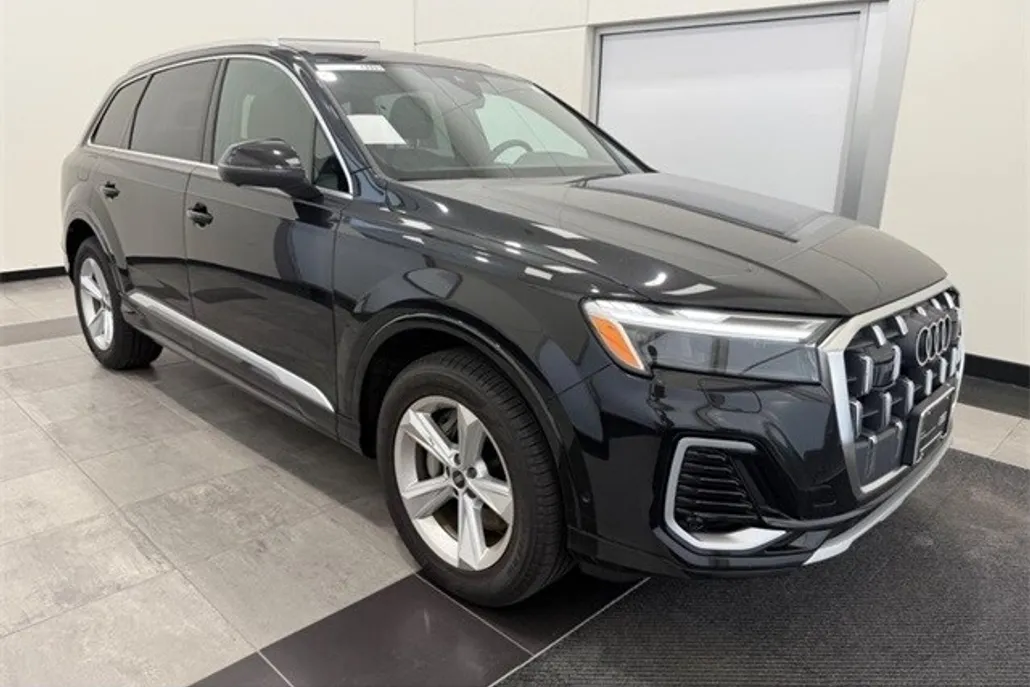 2025 Audi Q7 45 Premium photo 1