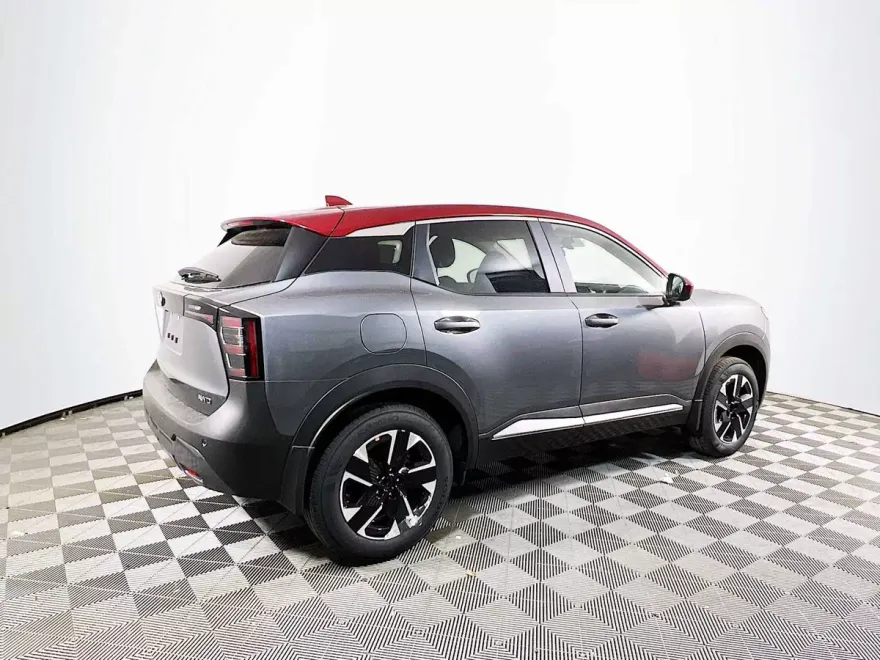 2025 Nissan Kicks SV photo 1