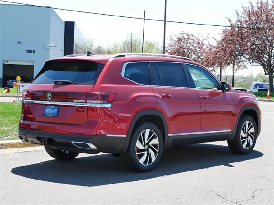 2025 Volkswagen Atlas SEL photo 1