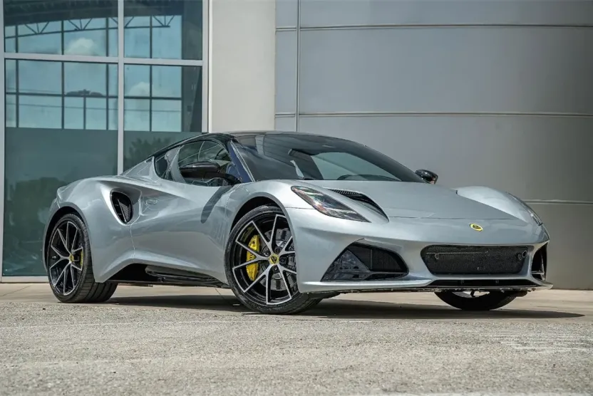 2025 Lotus Emira Base photo 1