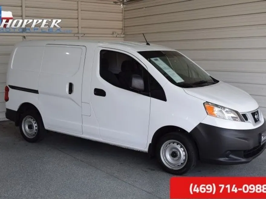 2016 Nissan NV200 S photo 1
