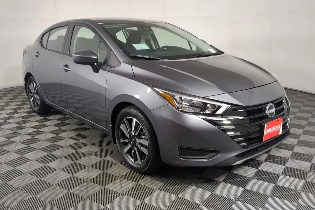 2025 Nissan Versa SV photo 1