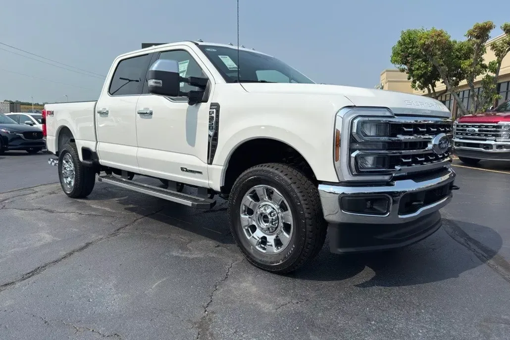 2026 Ford F-250 Lariat photo 1