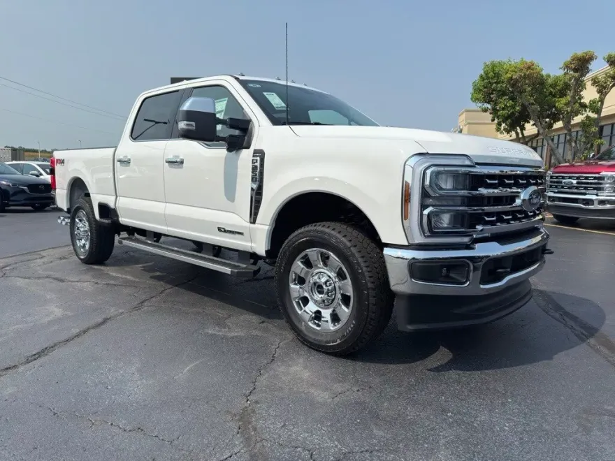 2026 Ford F-250 Lariat photo 1
