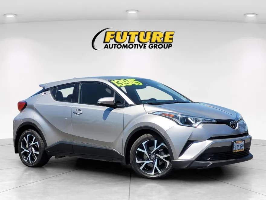 2018 Toyota C-HR XLE Premium photo 1