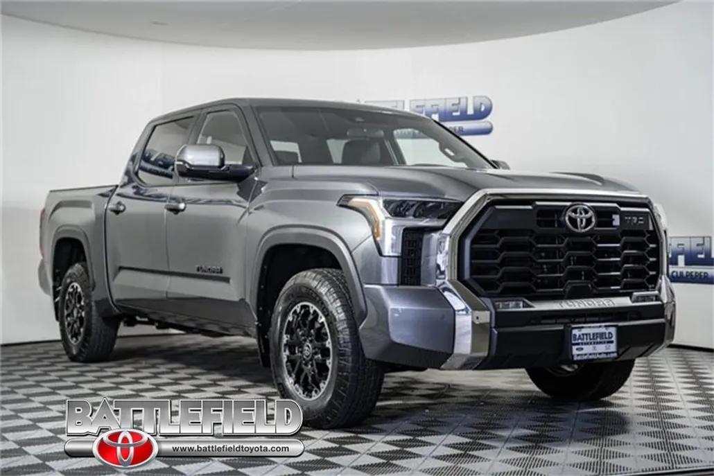 2026 Toyota Tundra SR5 CrewMax photo 1
