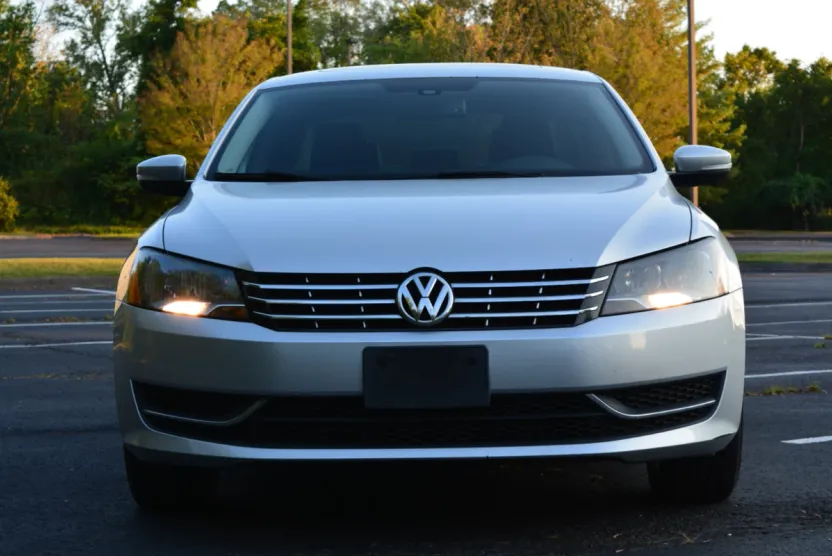 2014 Volkswagen Passat TDI SE photo 1