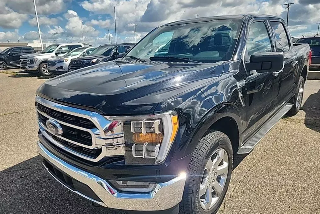 2023 Ford F-150 XLT photo 1