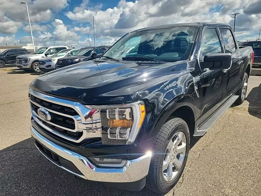 2023 Ford F-150 XLT photo 1