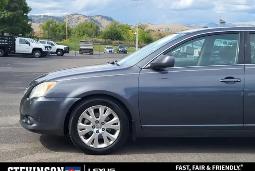 2008 Toyota Avalon XLS photo 1