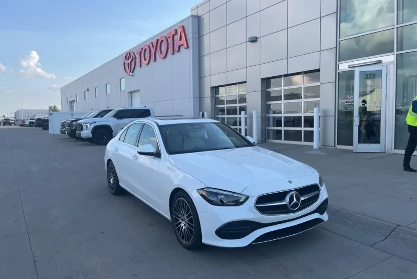 2024 Mercedes Benz C 300 photo 1