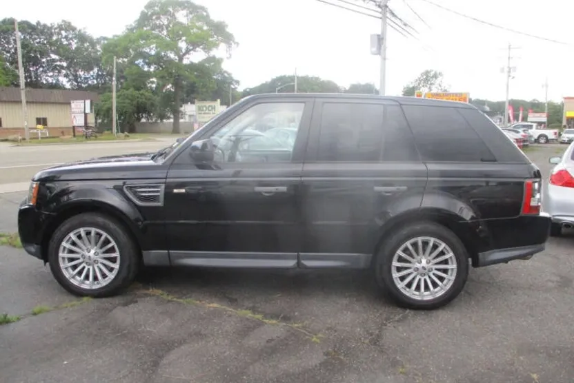 2011 Land Rover Range Rover Sport HSE photo 1